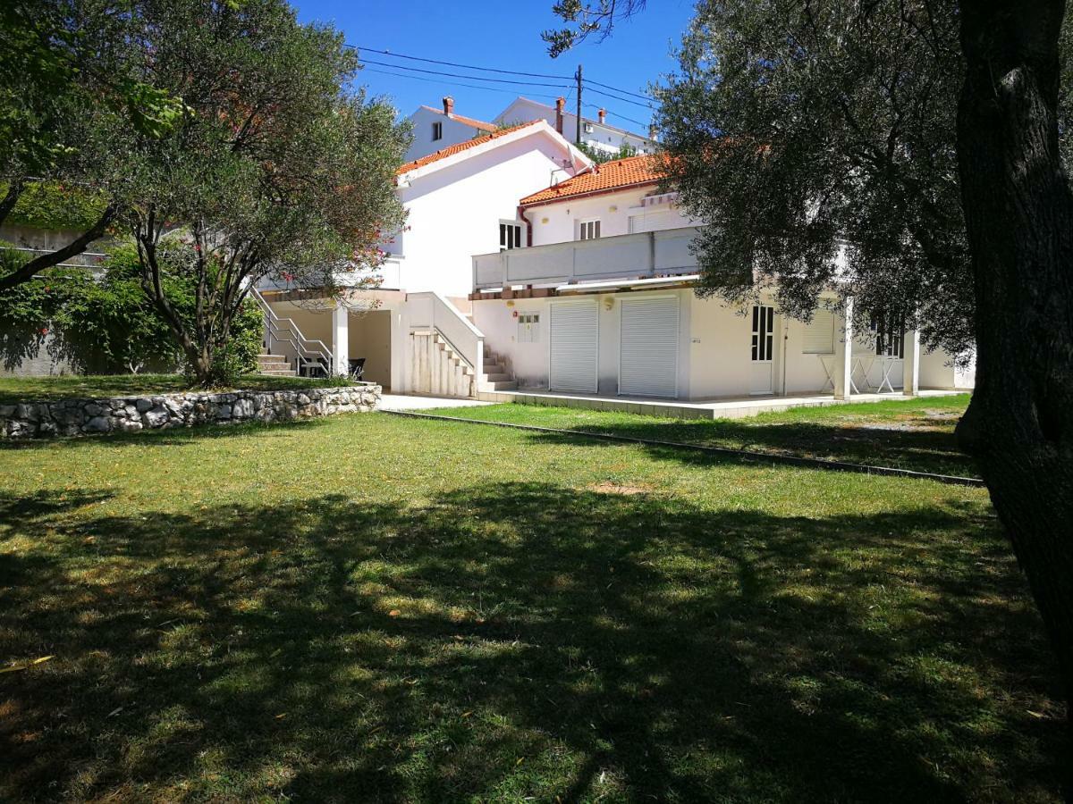 Family Friendly Apartments Island Rab Kampor Exterior photo