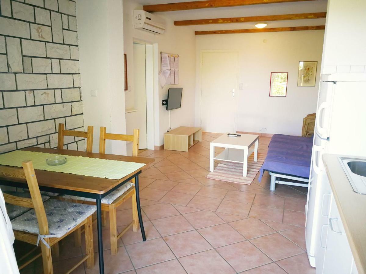 Family Friendly Apartments Island Rab Kampor Exterior photo