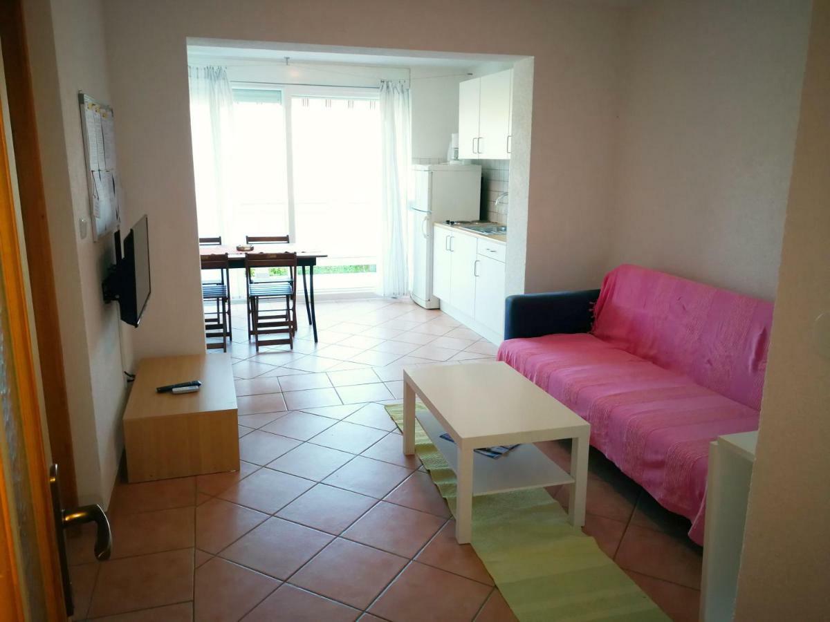 Family Friendly Apartments Island Rab Kampor Exterior photo